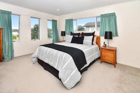 Photo of property in 21 Stranraer Crescent, Wattle Downs, Auckland, 2103