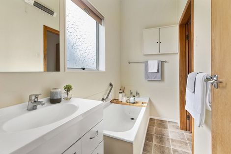 Photo of property in 52 Steyne Avenue, Plimmerton, Porirua, 5026