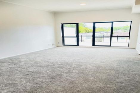 Photo of property in 18/11 Carlos Drive, Flat Bush, Auckland, 2016