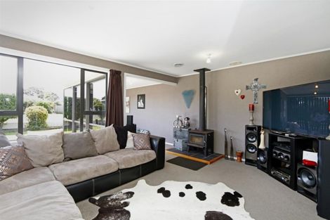 Photo of property in 16 Dieffenbach Street, Opunake, 4616