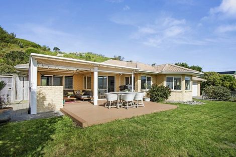 Photo of property in 125 Woodman Drive, Tawa, Wellington, 5028