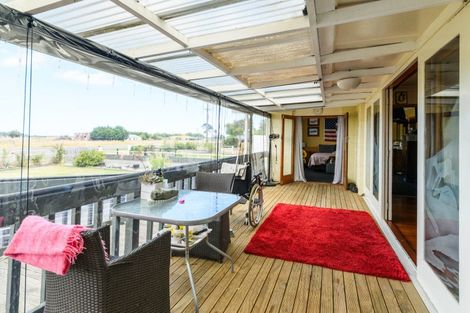 Photo of property in 15 Rangiotu Road, Himatangi, Palmerston North, 4477