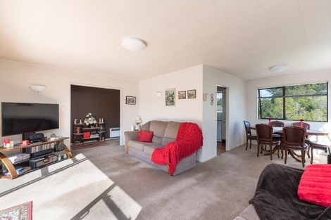 Photo of property in 40 Pokapu Street, Titirangi, Auckland, 0600