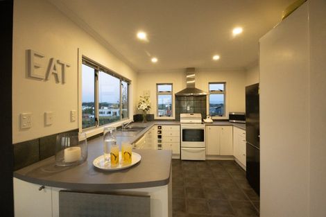 Photo of property in 22a Marine Parade South, Foxton Beach, Foxton, 4815