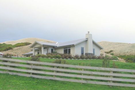 Photo of property in 100 Bing Lucas Drive, Tawa, Wellington, 5028
