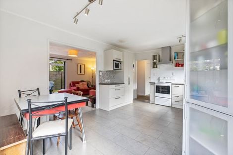 Photo of property in 30 Hydra Place, Glen Eden, Auckland, 0602