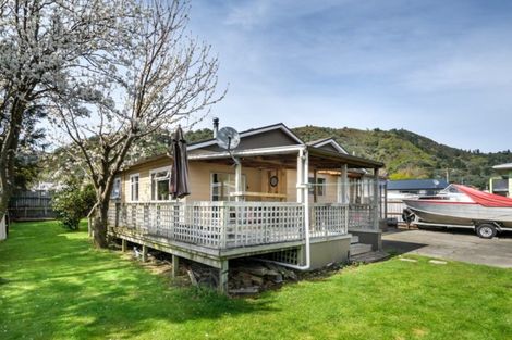 Photo of property in 31 Wairau Road, Picton, 7220