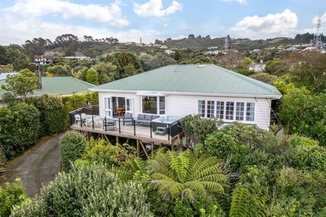 Photo of property in 6 Onehuka Road, Tirohanga, Lower Hutt, 5010