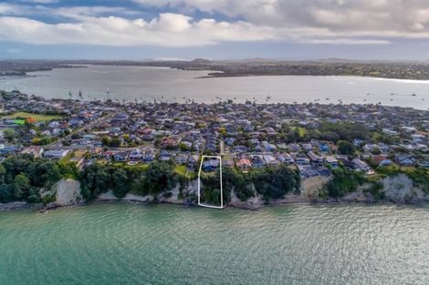 Photo of property in 98 Clovelly Road, Bucklands Beach, Auckland, 2012
