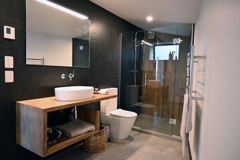 Photo of property in 11 Hinemoa Street, Birkenhead, Auckland, 0626