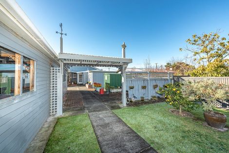 Photo of property in 1 Gunn Street, Gonville, Whanganui, 4501