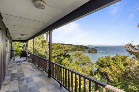 Photo of property in 16 Brigantine Drive, Beach Haven, Auckland, 0626