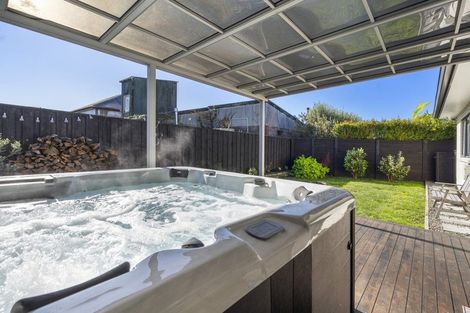 Photo of property in 14 Leebank Crescent, Riverhead, 0820