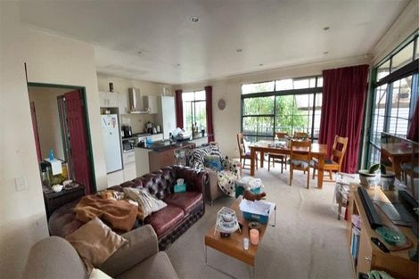 Photo of property in 9 Vinograd Drive, Te Atatu Peninsula, Auckland, 0610