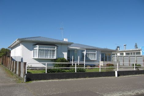 Photo of property in 698 Pioneer Highway, Takaro, Palmerston North, 4412