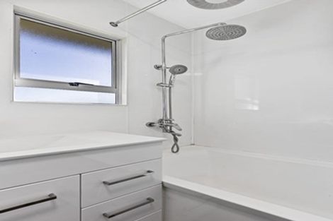 Photo of property in 84 Glover Road, Hawera, 4610