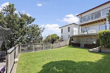 Photo of property in 15 Mills Road, Brooklyn, Wellington, 6021