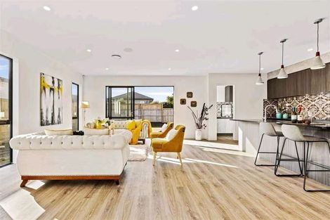 Photo of property in 13 Cutfield Lane, Kumeu, 0810