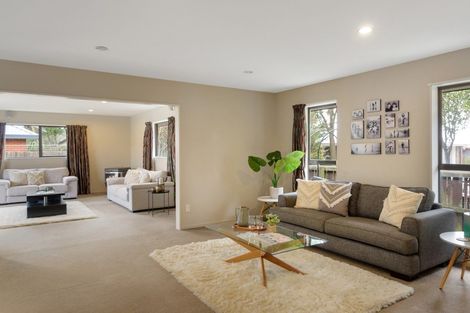Photo of property in 21 Forest Park Place, Parklands, Christchurch, 8083
