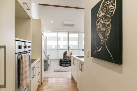 Photo of property in Metro Apartments, 4/220 Thorndon Quay, Pipitea, Wellington, 6011
