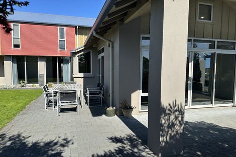 Photo of property in 12 Major Durie Place, Waikanae Beach, Waikanae, 5036