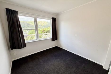 Photo of property in 17 Amundsen Grove, Stokes Valley, Lower Hutt, 5019