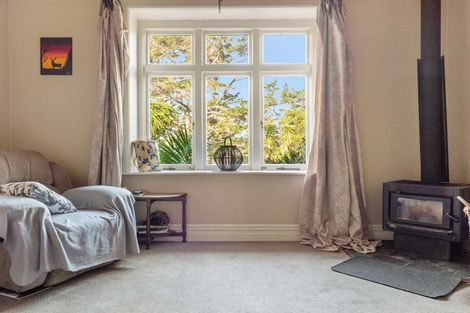 Photo of property in 2442 South Head Road, South Head, Helensville, 0874