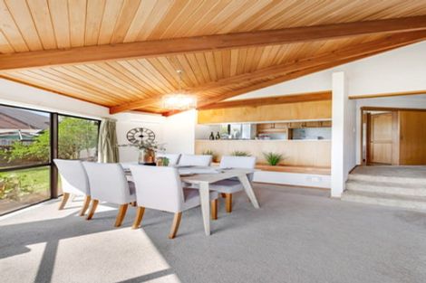 Photo of property in 2/10 Dayspring Way, Pakuranga, Auckland, 2010