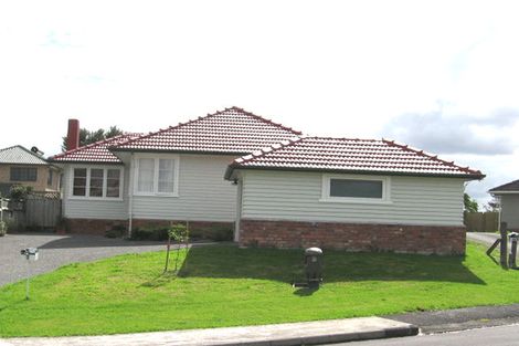 Photo of property in 8a Gladfield Lane, Te Atatu Peninsula, Auckland, 0610