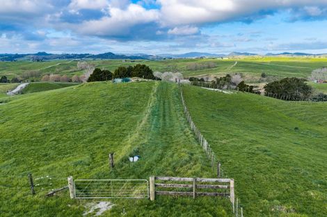 Photo of property in 272 Huarau Road, Whakapirau, Maungaturoto, 0583