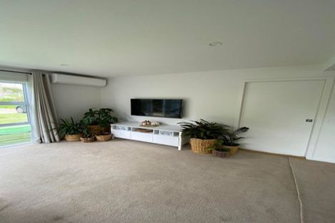 Photo of property in 35 Moana Road, Paraparaumu, 5032