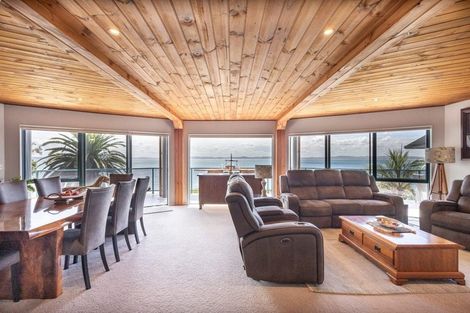 Photo of property in Signal Stn Road, Pouto, Te Kopuru, 0391