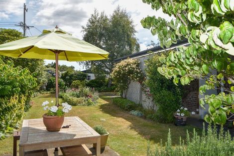 Photo of property in 1 Philip Street, Carterton, 5713