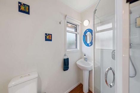 Photo of property in 3 Poto Street, Te Atatu South, Auckland, 0610