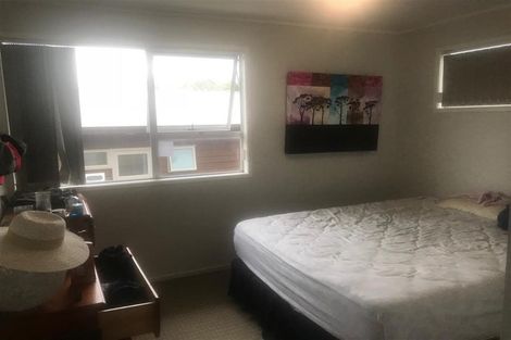 Photo of property in 98 Reynella Drive, Massey, Auckland, 0614