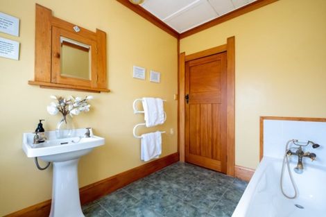 Photo of property in 114 Beach Road, Haumoana, 4102