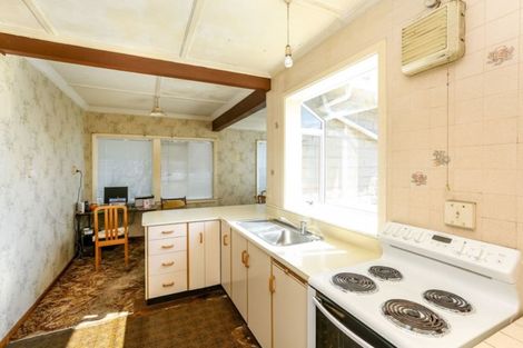 Photo of property in 35 Breakwater Road, Moturoa, New Plymouth, 4310