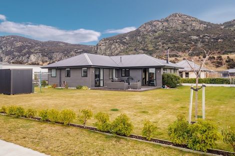 Photo of property in 50 Sherwin Avenue, Albert Town, Wanaka, 9305