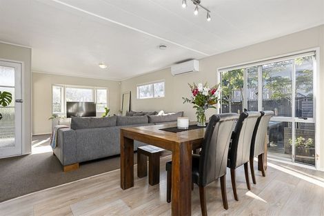 Photo of property in 13 Glenbury Place, Massey, Auckland, 0614