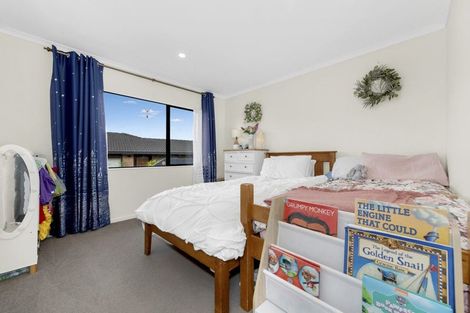 Photo of property in 2/312 Wairau Road, Glenfield, Auckland, 0629