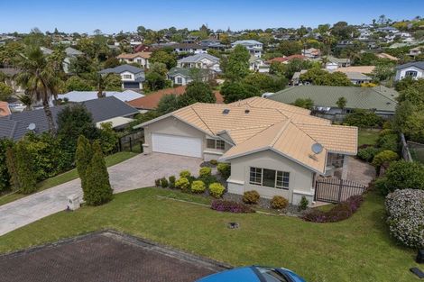 Photo of property in 8 Godwin Court, Unsworth Heights, Auckland, 0632