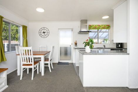 Photo of property in 38 Newton Place, Westbrook, Palmerston North, 4412