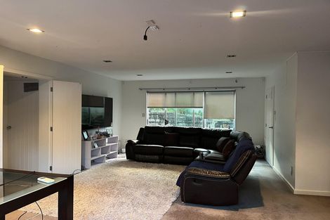 Photo of property in 17 Mansion Court, West Harbour, Auckland, 0618