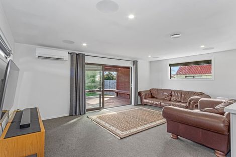 Photo of property in 27 Momorangi Crescent, Redwood, Christchurch, 8051