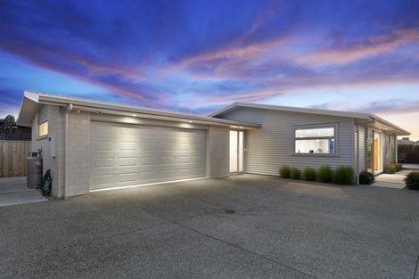 Photo of property in 16 Cassinia Close, Papamoa Beach, Papamoa, 3118