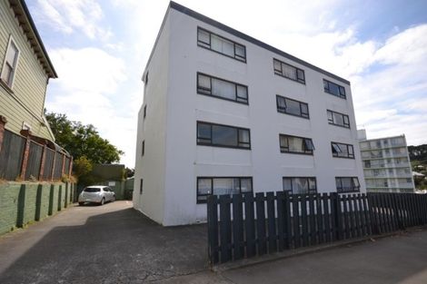 Photo of property in 4/52 Russell Terrace, Berhampore, Wellington, 6023