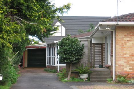 Photo of property in 2/23 Grande Vue Road, Papatoetoe, Auckland, 2025