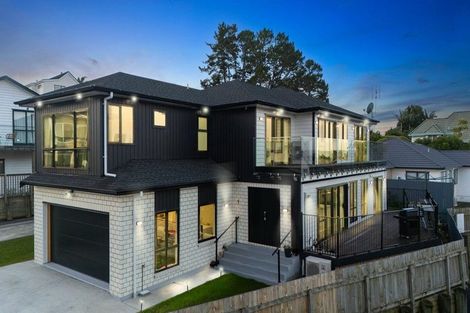 Photo of property in 4 Tawapou Close, Massey, Auckland, 0614