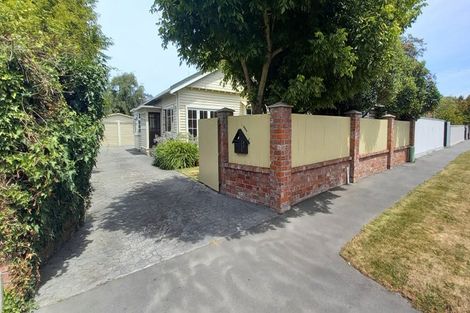 Photo of property in 60 Sandwich Road, Beckenham, Christchurch, 8023