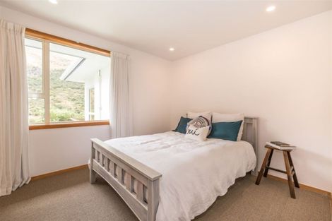 Photo of property in 36 Evans Pass Road, Sumner, Christchurch, 8081